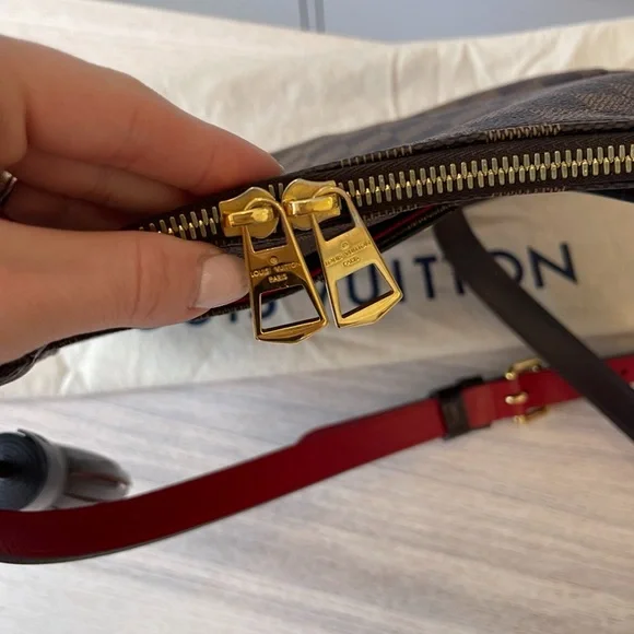 Louis Vuitton Damier Ebene South Bank Besace Bag Purse - Picture 3 of 14